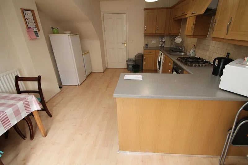 Room Lauderdale Crescent in Manchester