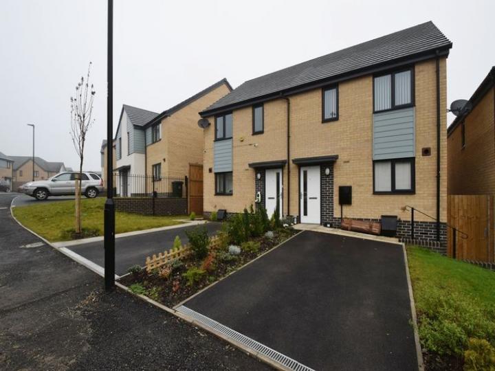 House Flying Fox Crescent in Doncaster