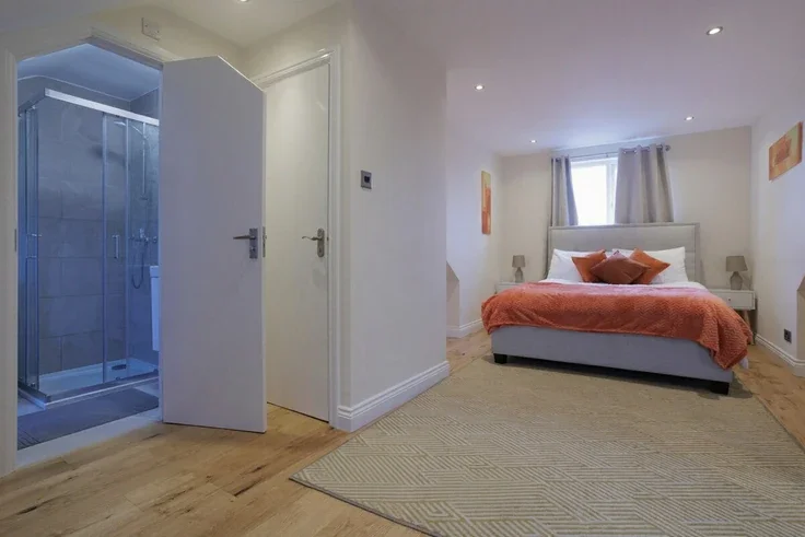 Flat Hanover Road in Greater London