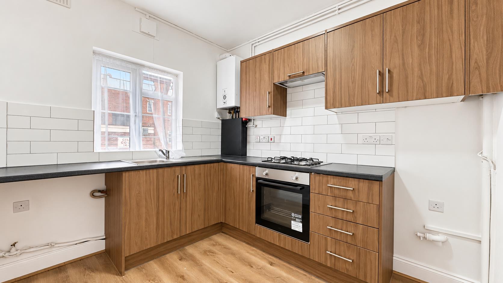 Flat Watford Way in Greater London