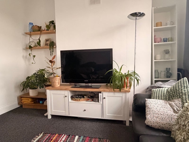 Room Morgan Road in Greater London