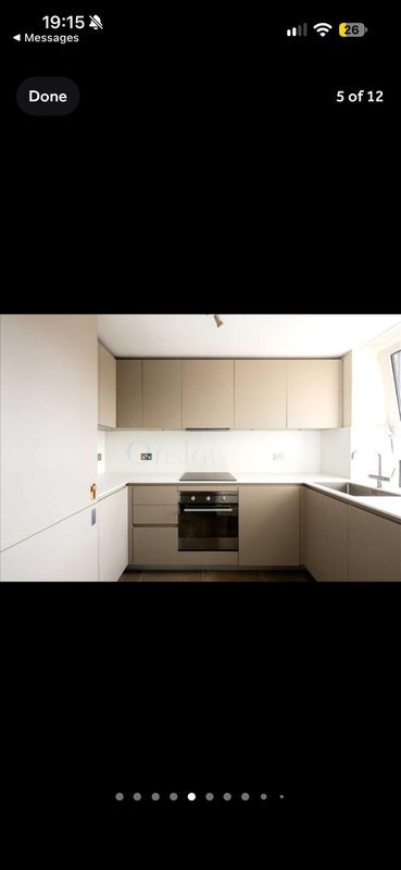 Room King's Road in Greater London