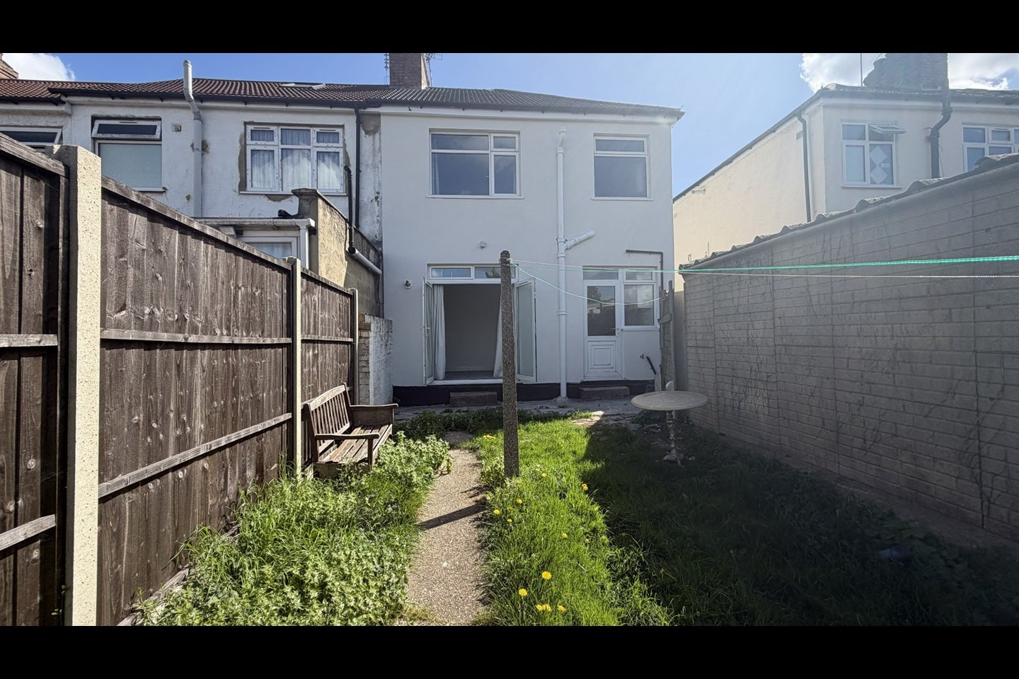 House Orchard Grove in Greater London