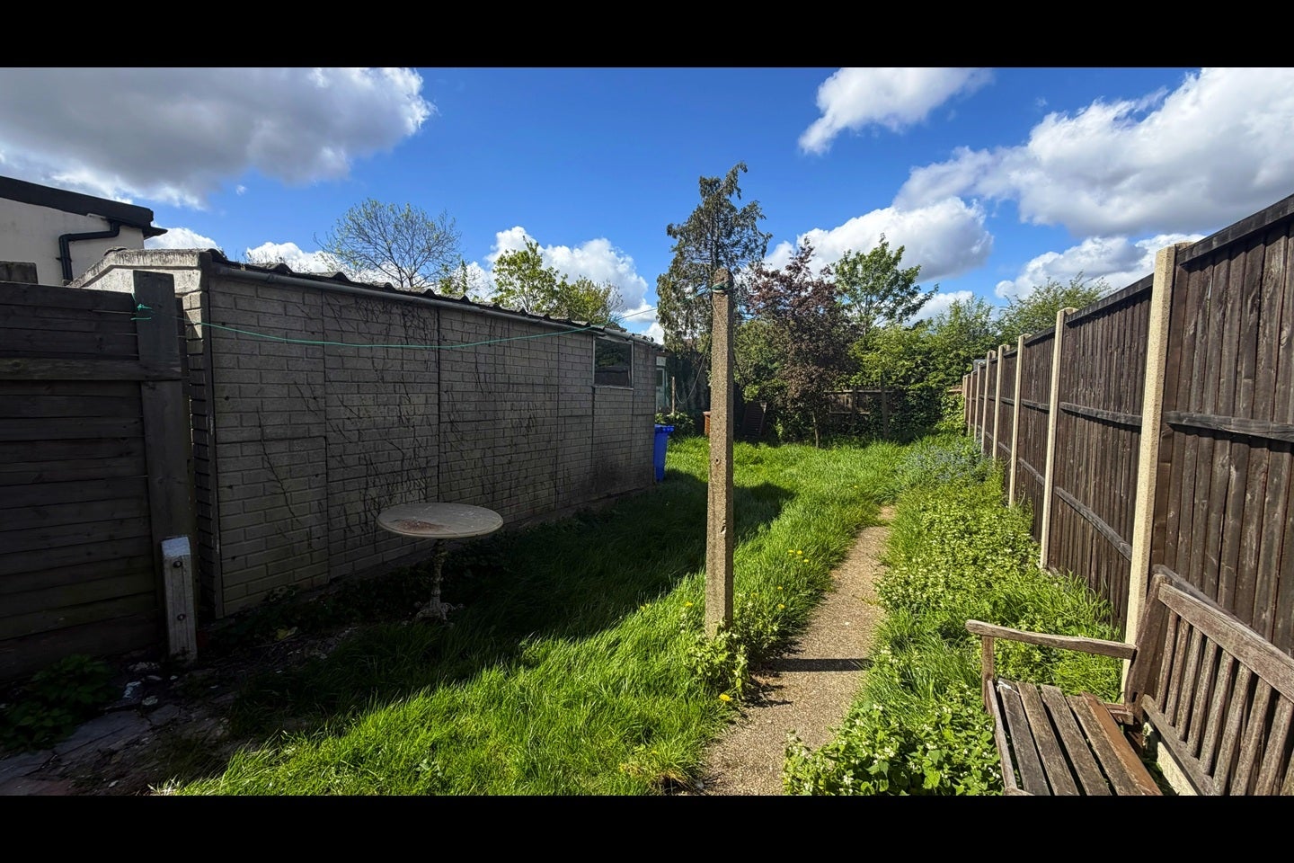 House Orchard Grove in Greater London