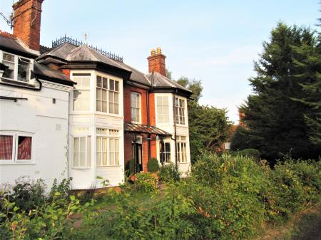 Flat London Road in Guildford