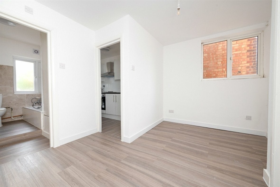 Flat Waverley Road in St Albans