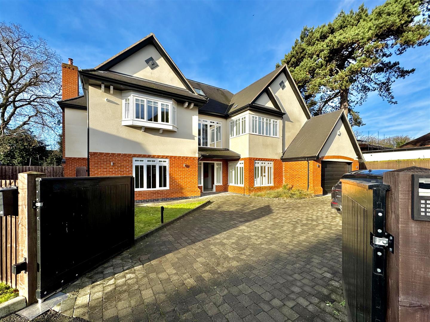 House Weeford Dell in Birmingham