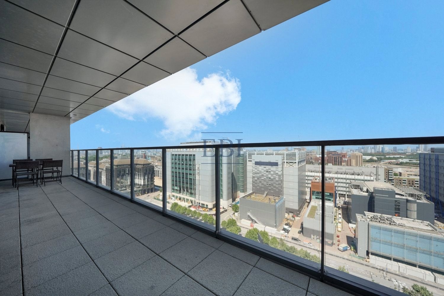 Flat Blackwall Way in Greater London