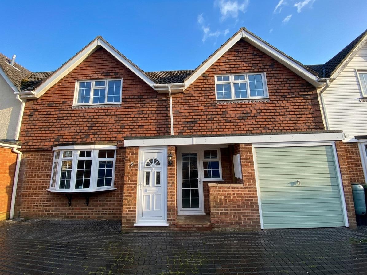 House Belmont Mews in Surrey Heath