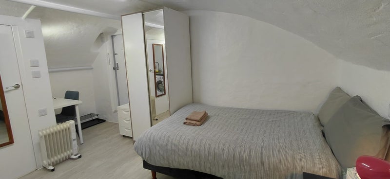 Flat Queensberry Mews West in Greater London