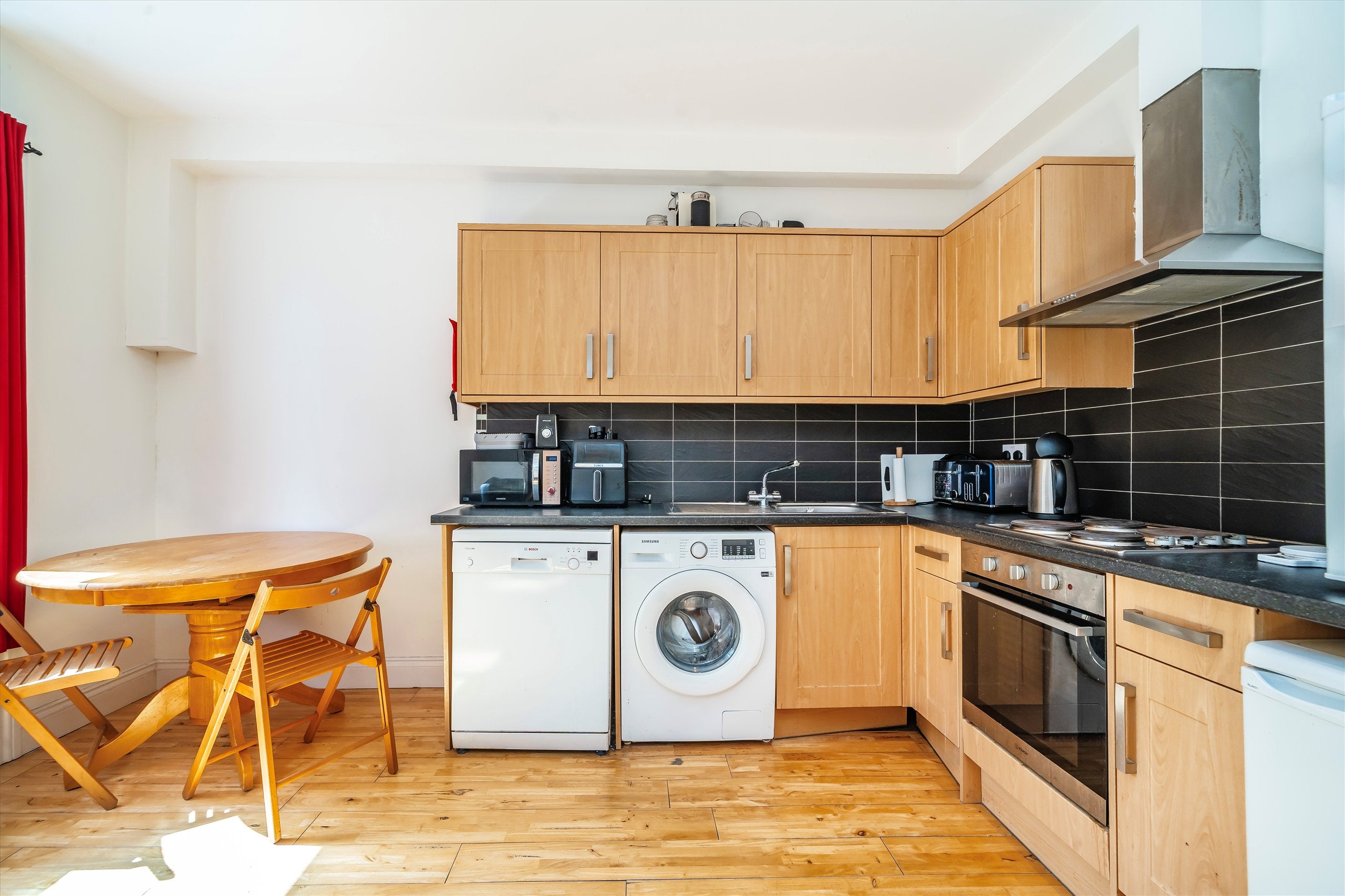 Flat Chiswick High Road in Greater London