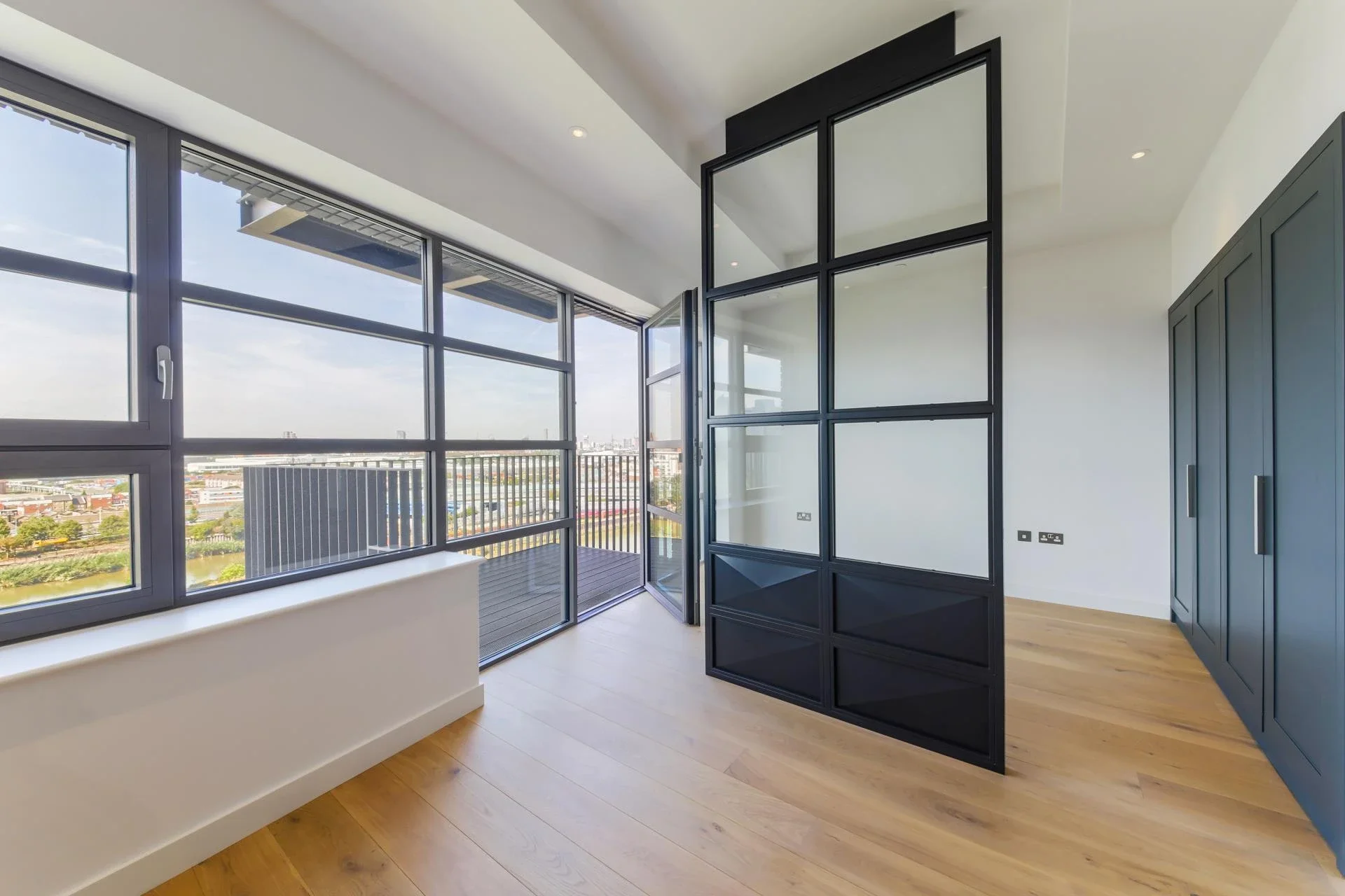 Flat Hope Street in Greater London