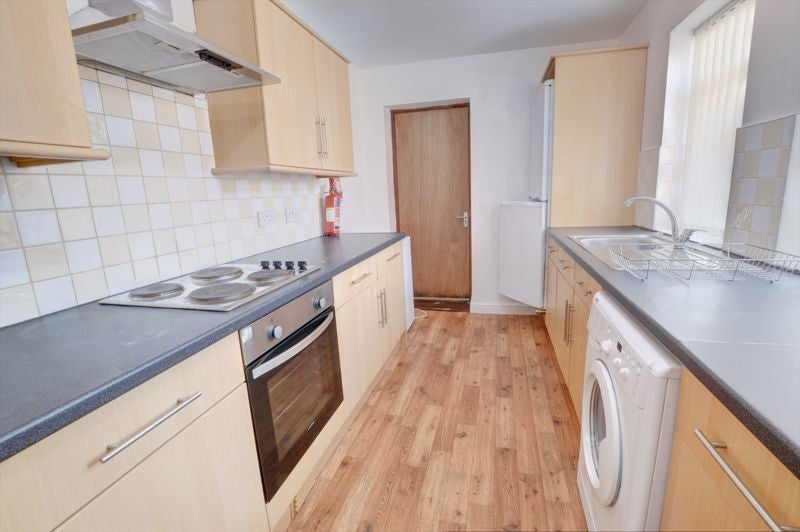 Flat Helmsley Road in Newcastle upon Tyne