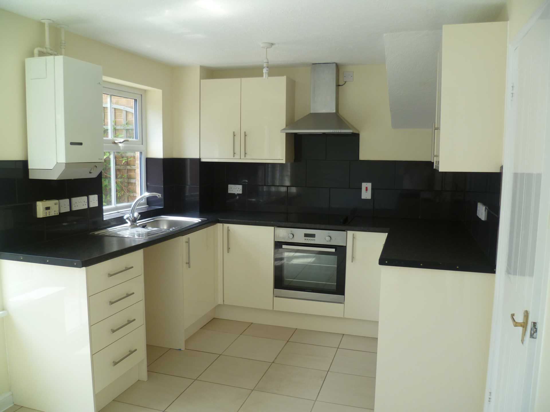 House Alexander Drive in Harborough