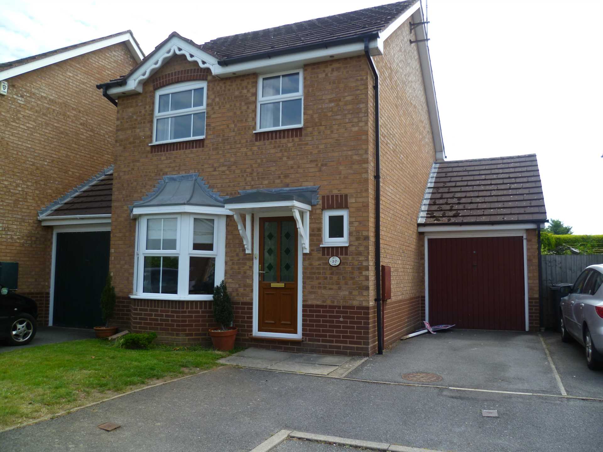 House Alexander Drive in Harborough
