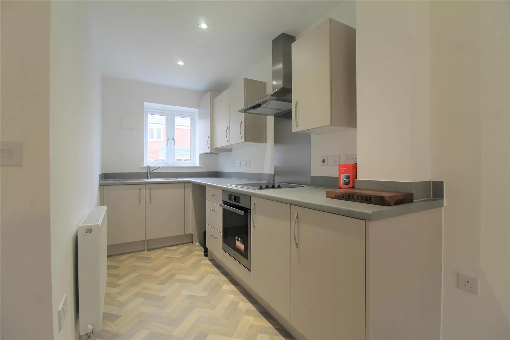 House Home Close in Redhill
