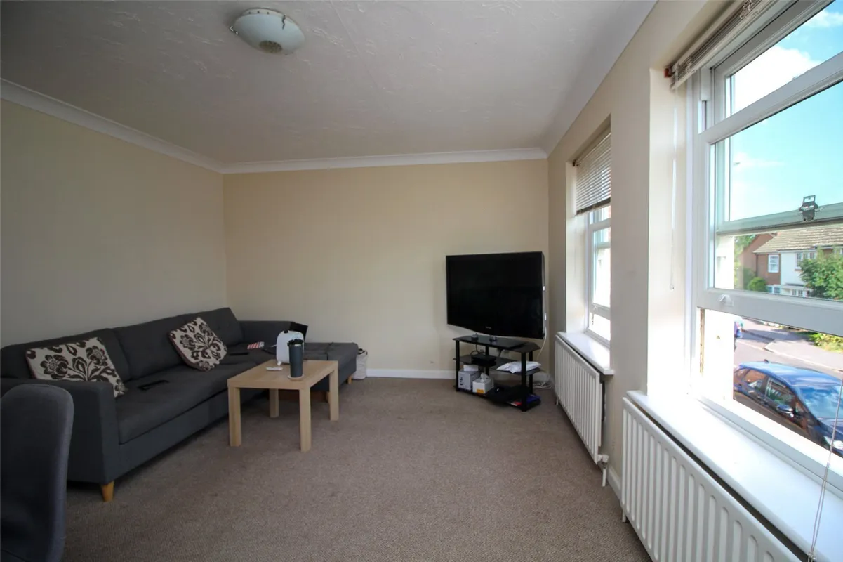 Flat Meadow Lane in Eastleigh
