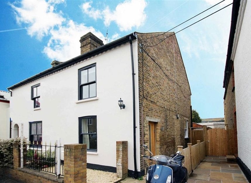 House Latimer Road in Greater London