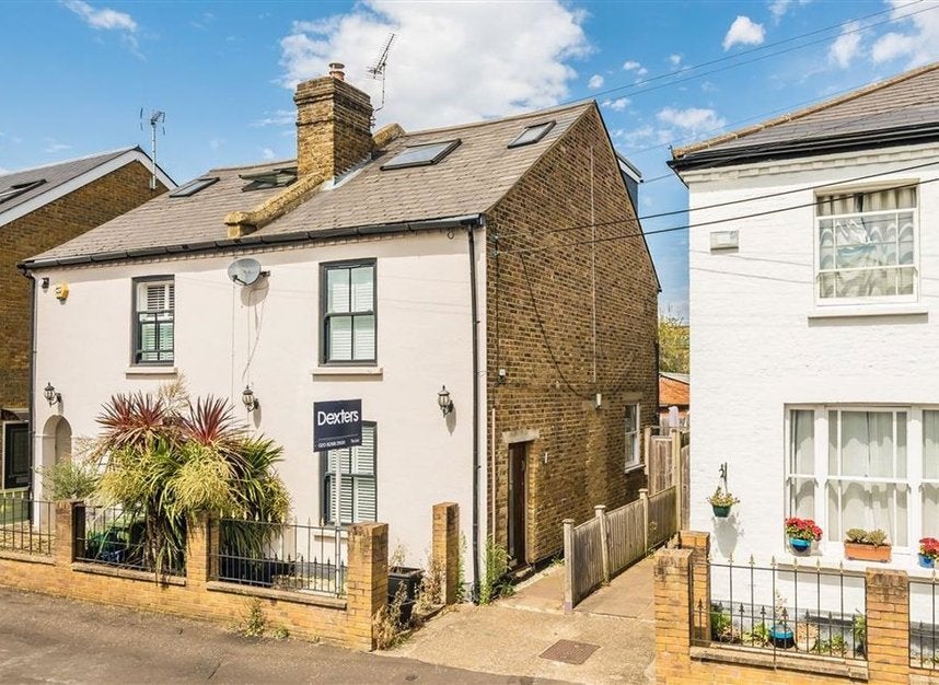House Latimer Road in Greater London