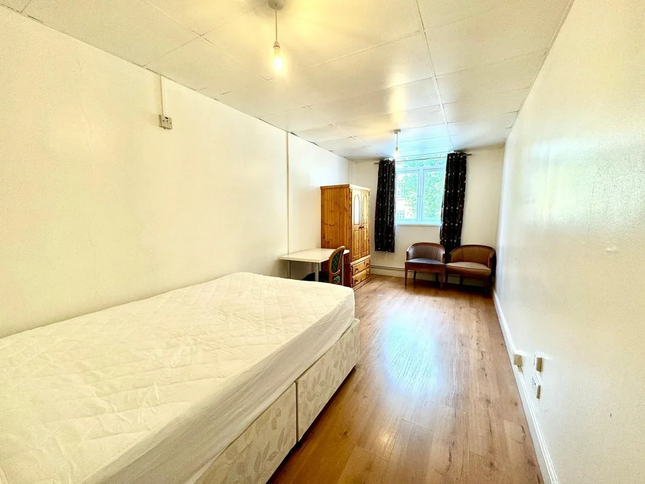 Flat Kember Street in Greater London