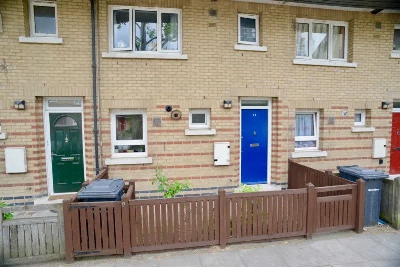 Flat Milton Court Road in Greater London