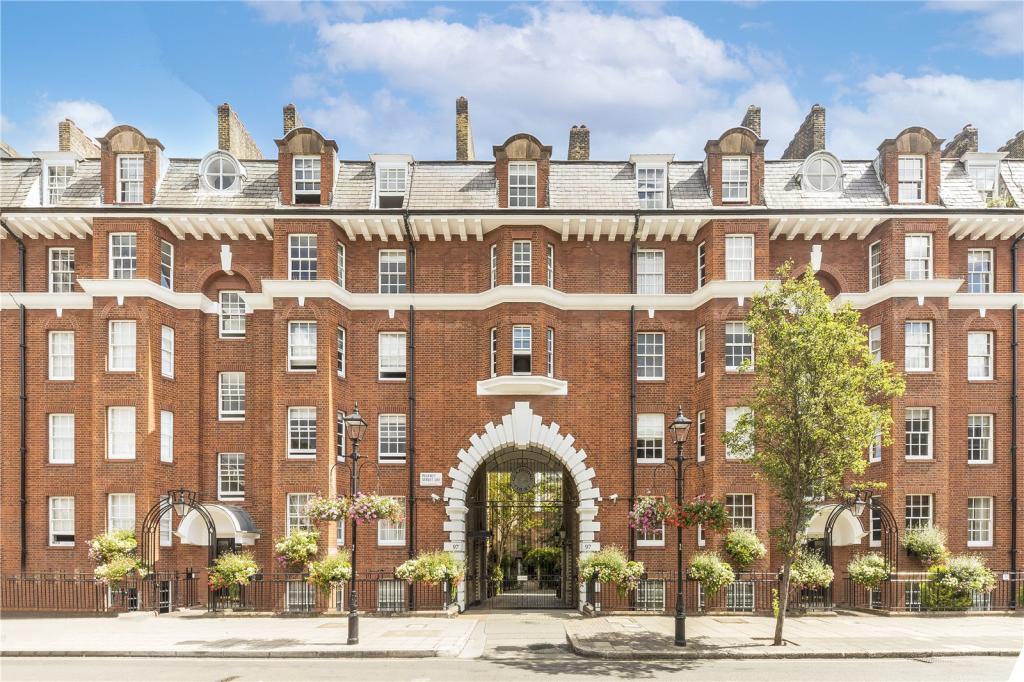 Flat Regency Street in City of Westminster