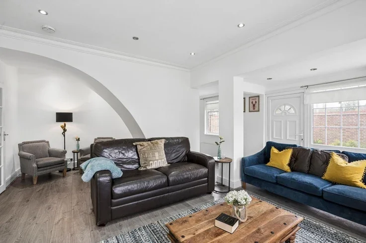 House Ditton Road in Datchet