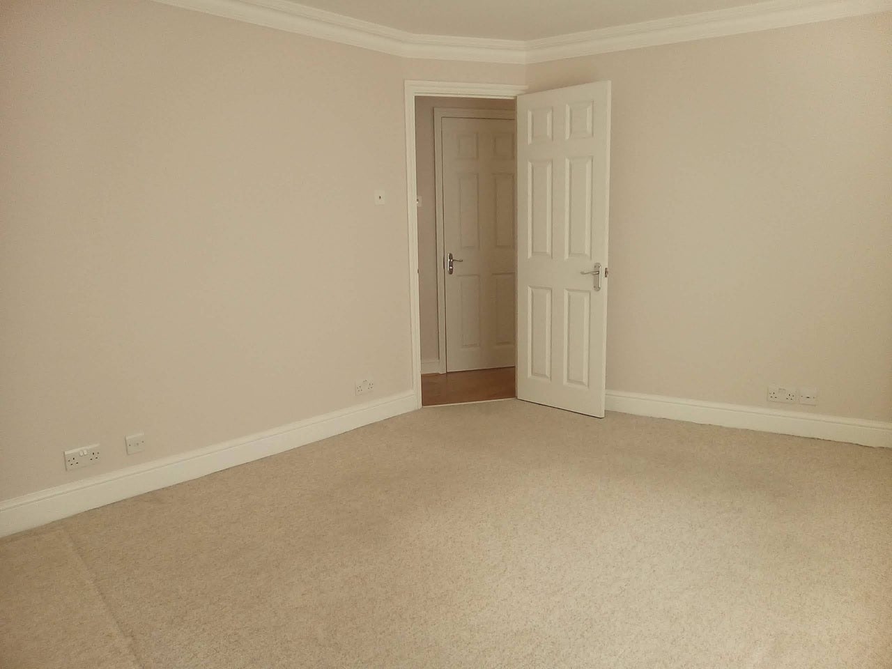 Flat Belgrave Gardens in City of Westminster