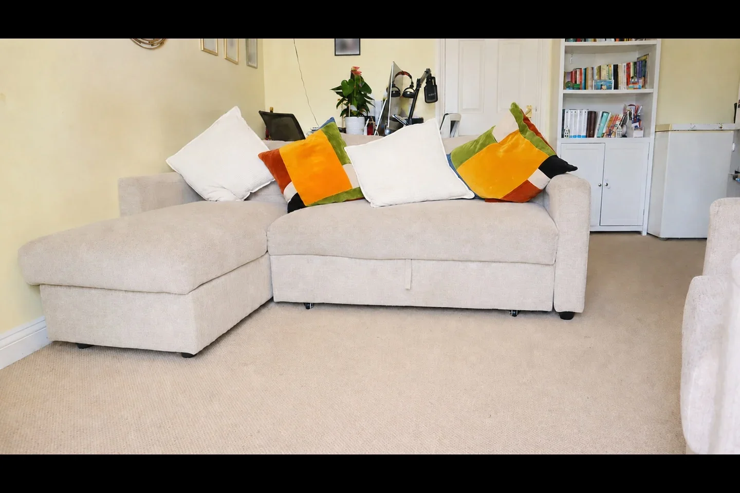 Flat Norbury Avenue in Watford
