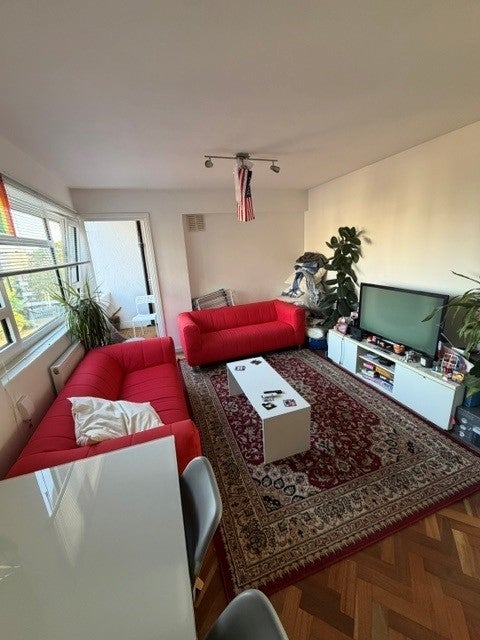 Room Binfield Road in Greater London