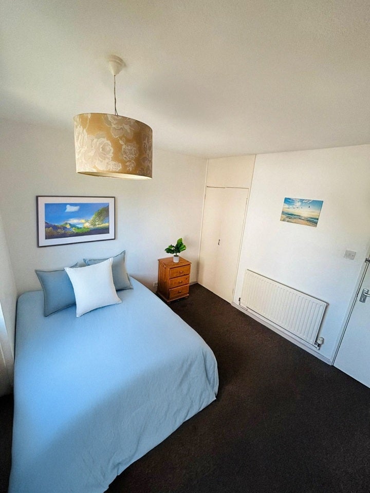 Room Guildford Road in Greater London