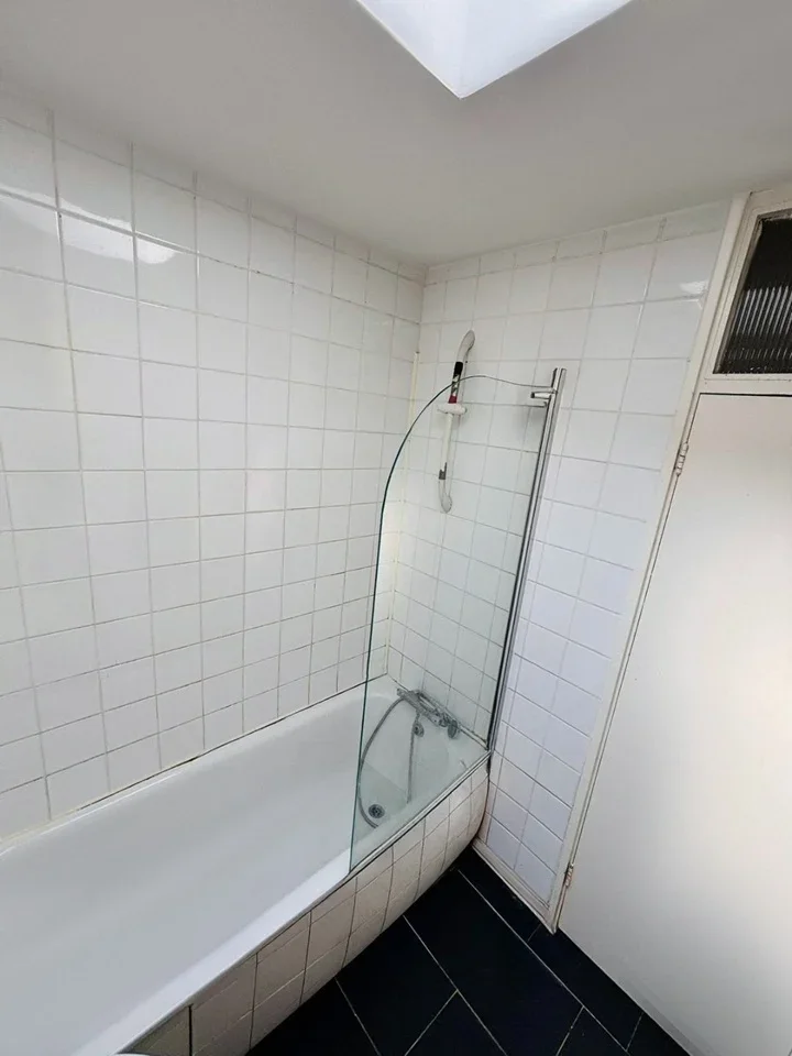 Room Guildford Road in Greater London