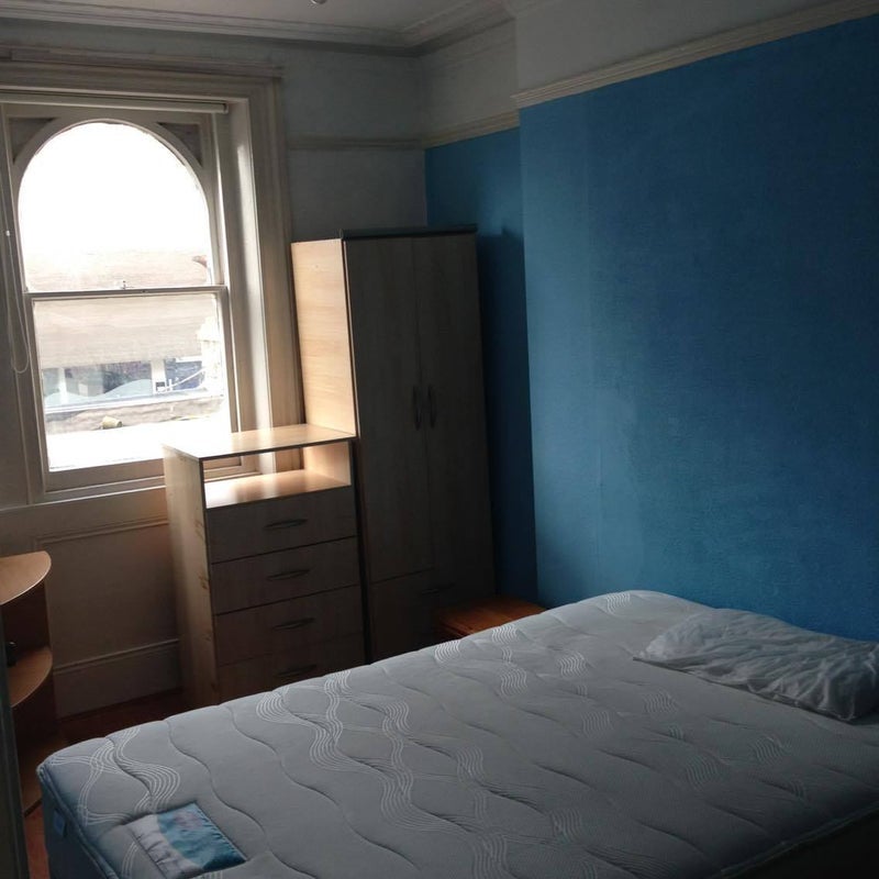 Room Wandsworth Road in Greater London