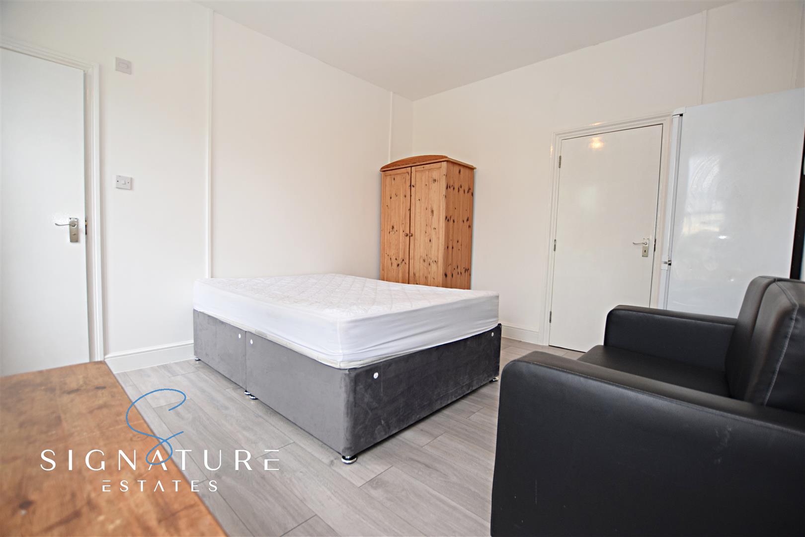 Room Malden Road in Watford