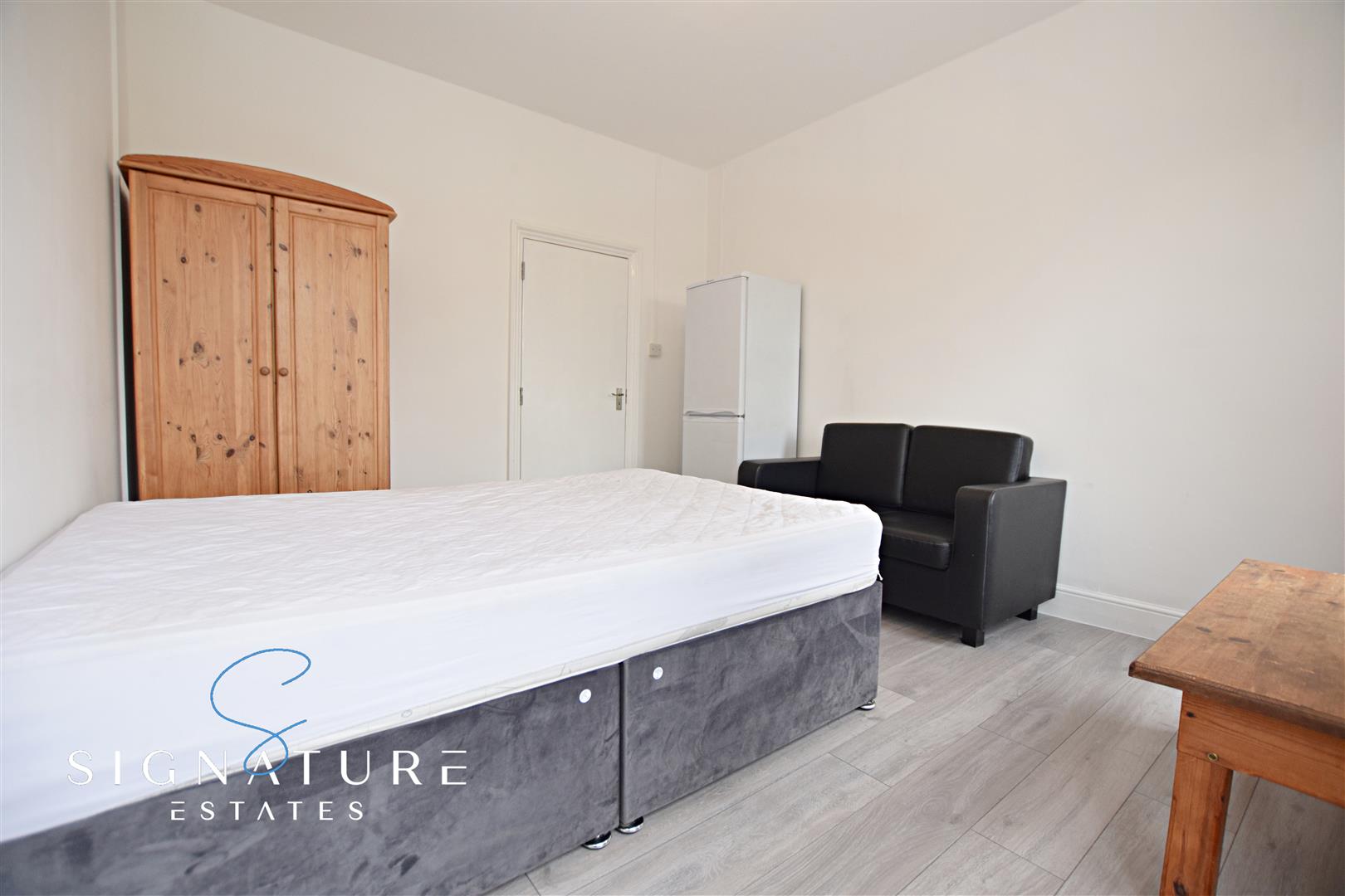 Room Malden Road in Watford
