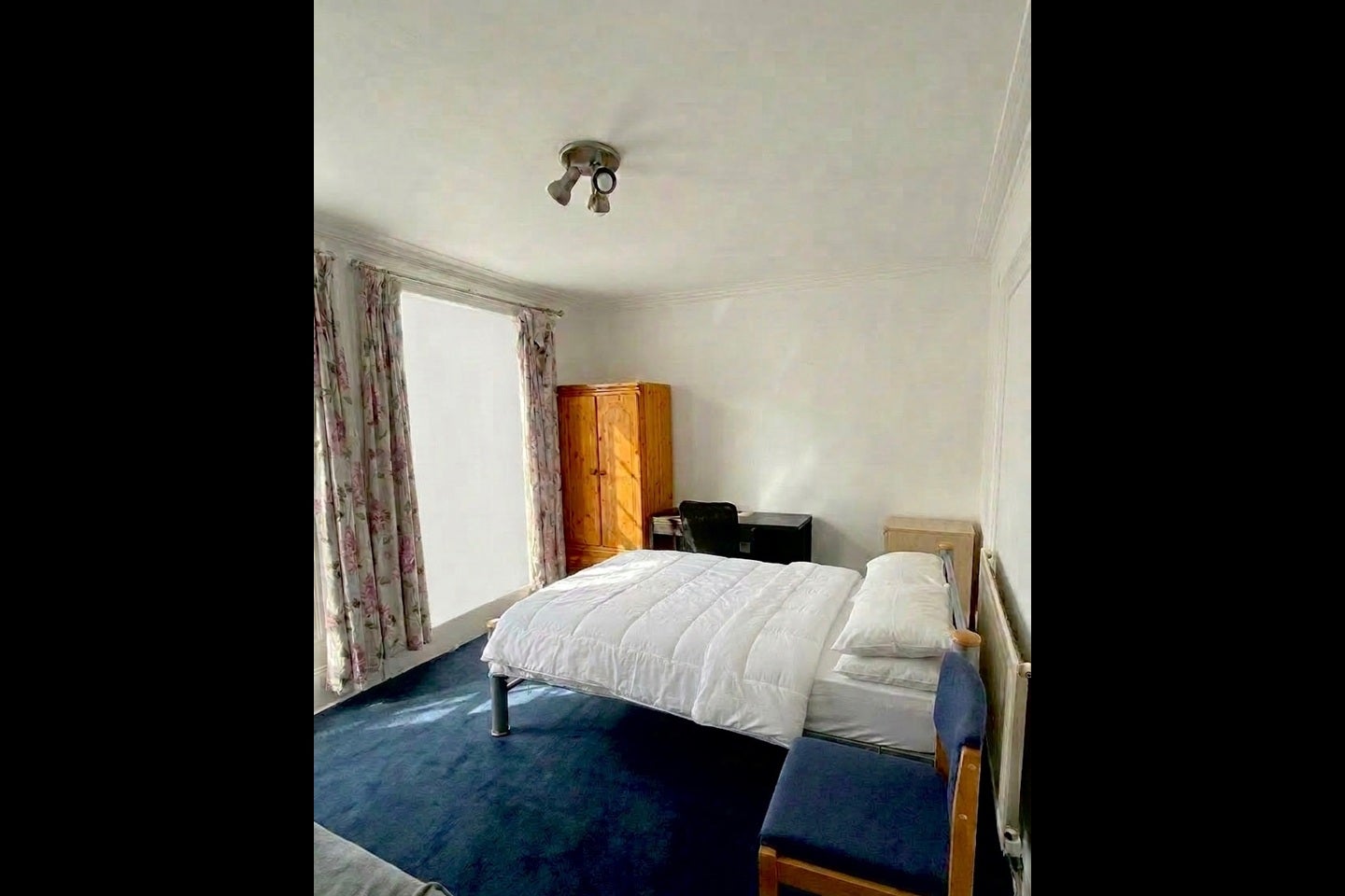 Room Camden Road in Greater London