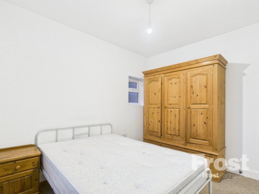 Room Staines Road in Greater London