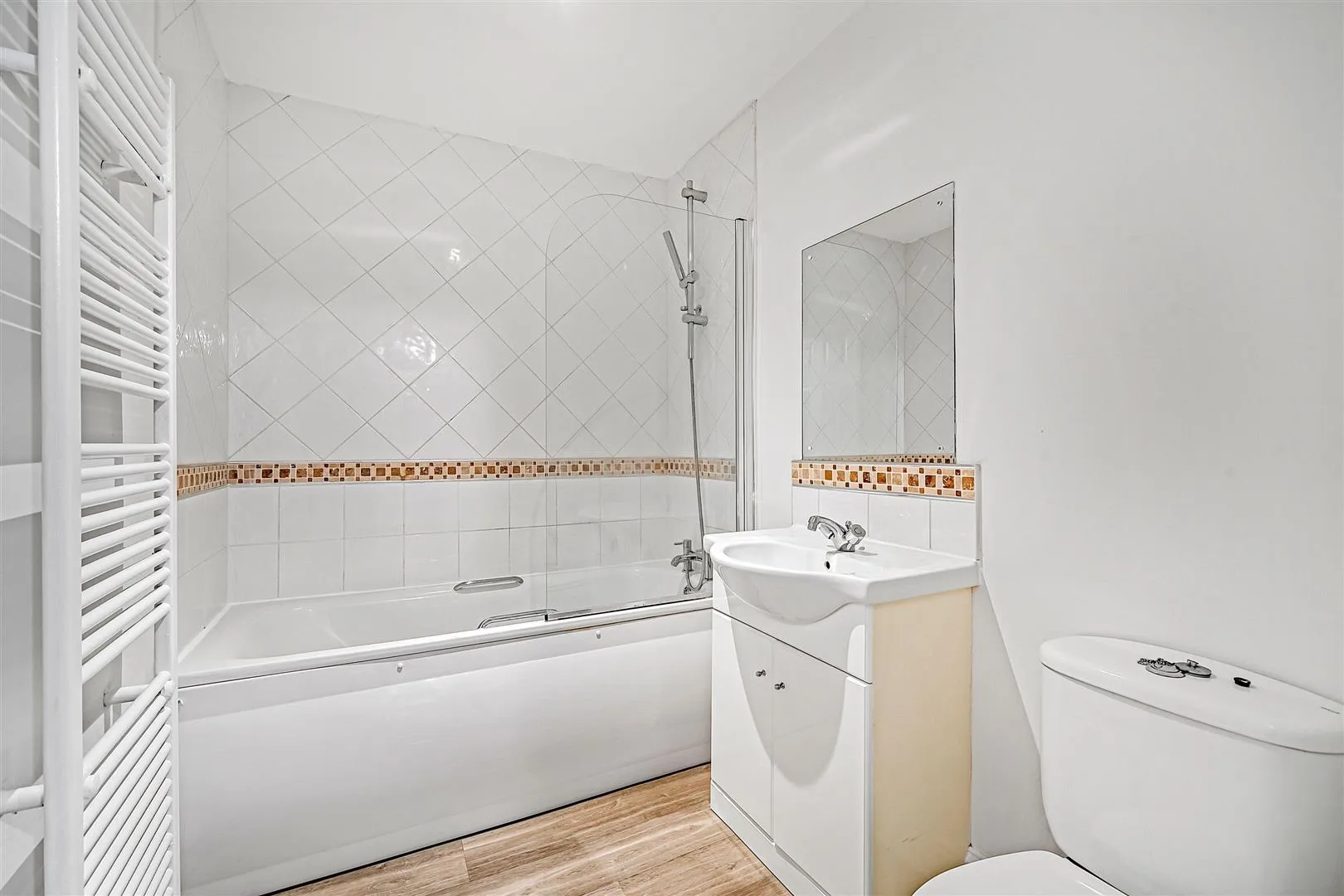 Flat Paynesfield Avenue in Greater London