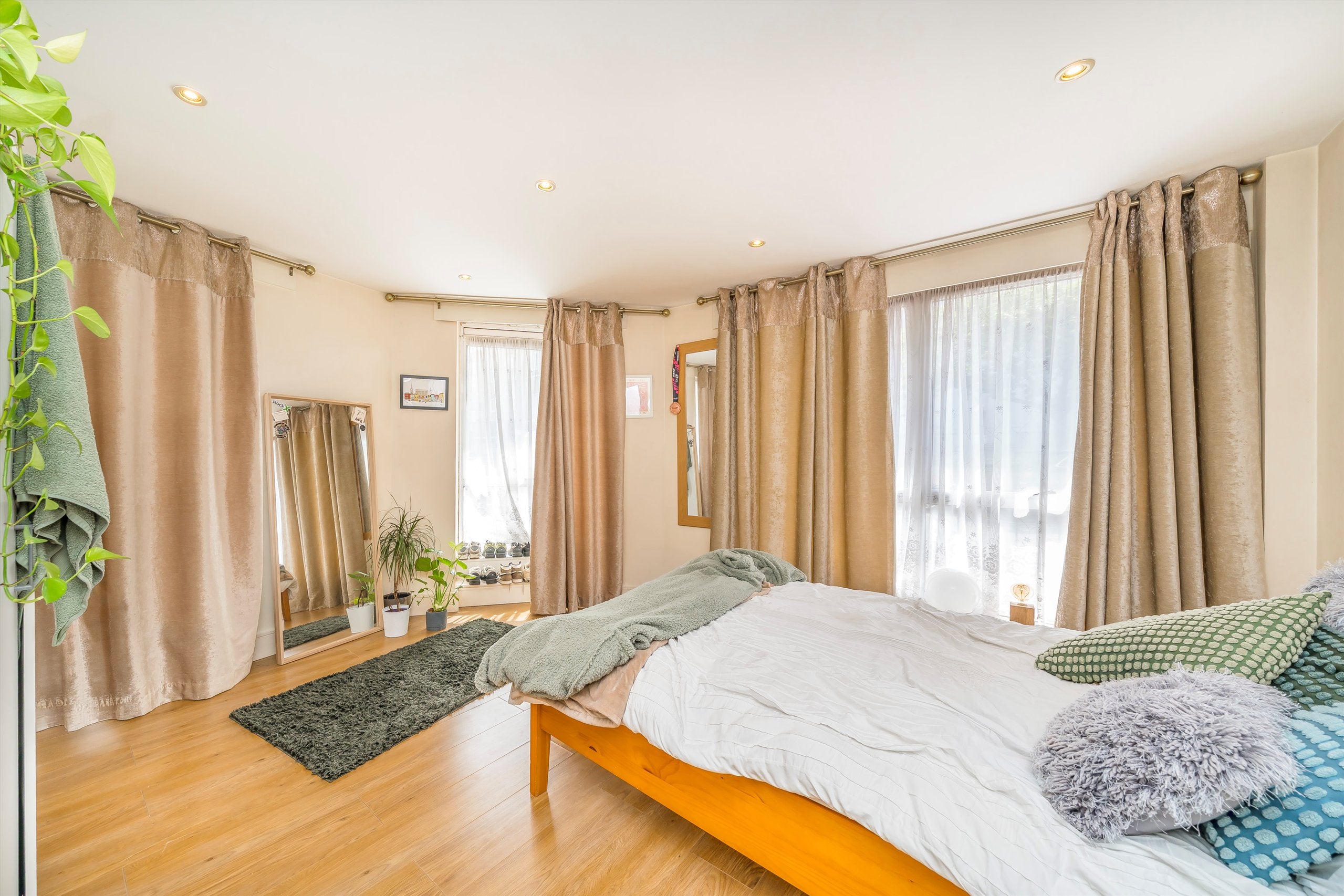 Flat John Ruskin Street in Greater London