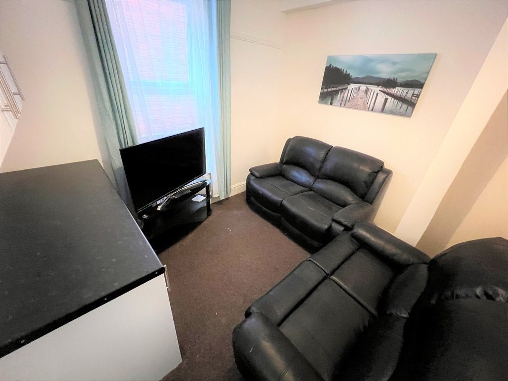 Room Rollesbrook Gardens in Southampton