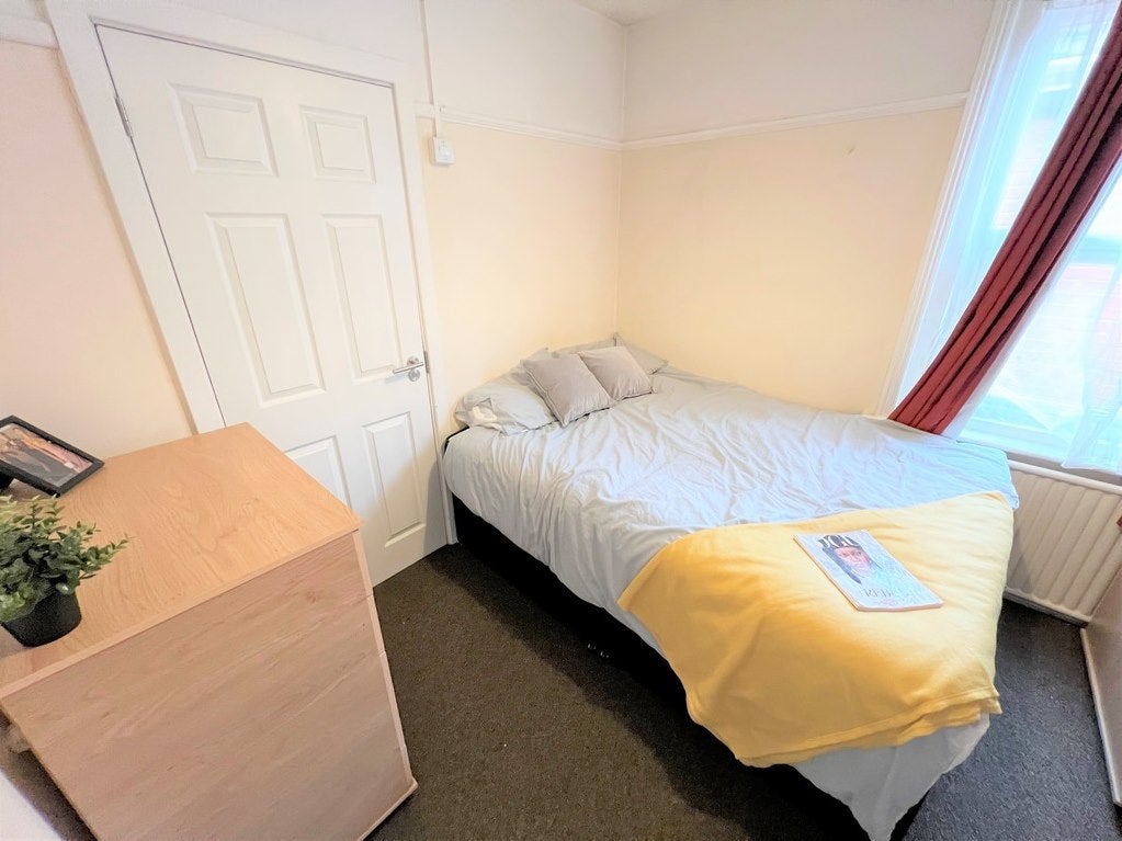 Room Rollesbrook Gardens in Southampton