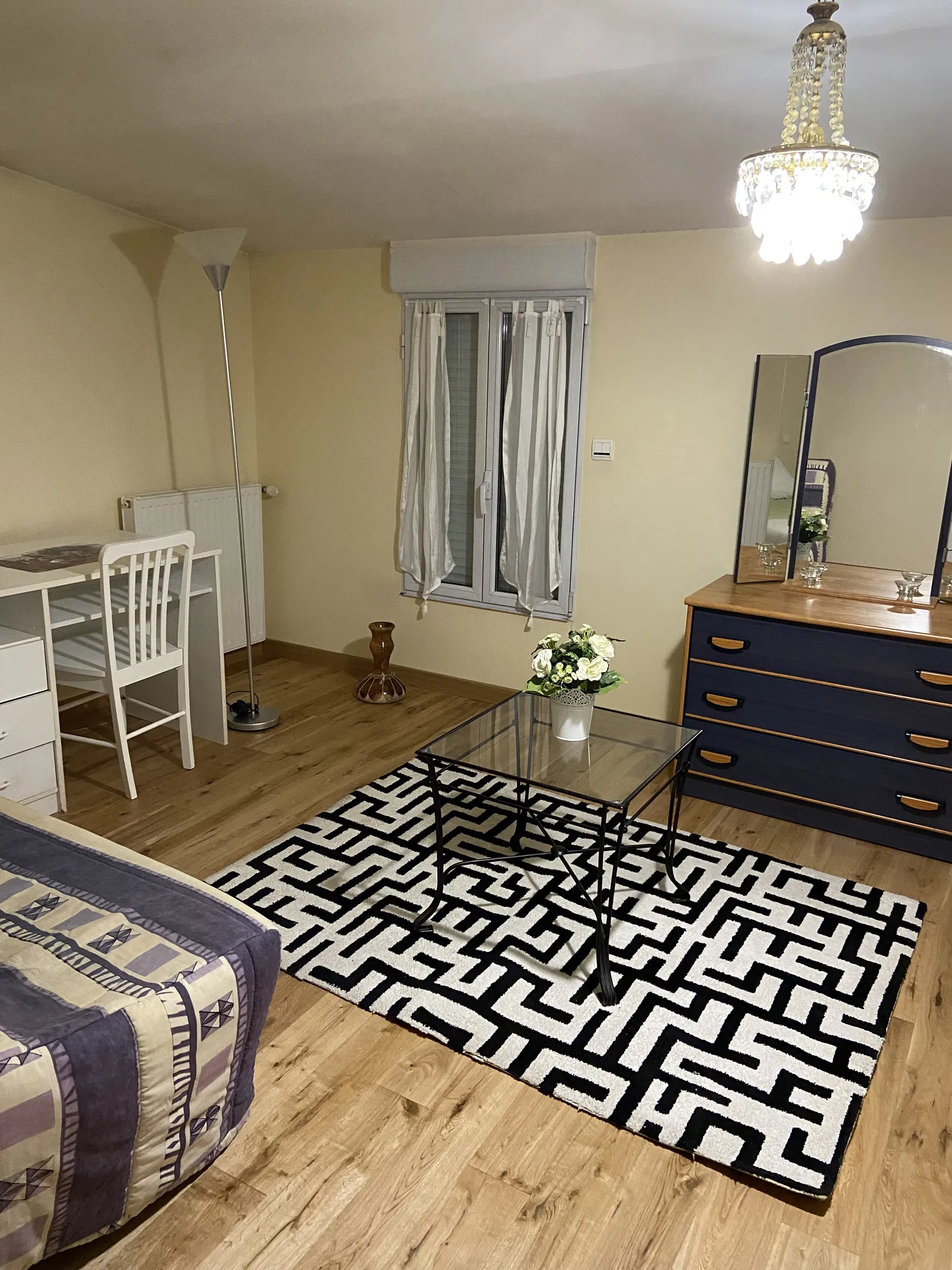 Room Rue d'Estienne d'Orves in Clamart