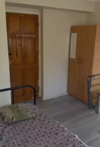 Room Cowbridge Lane in Greater London