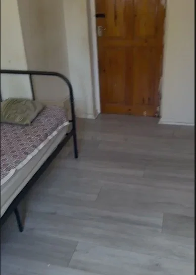Room Cowbridge Lane in Greater London