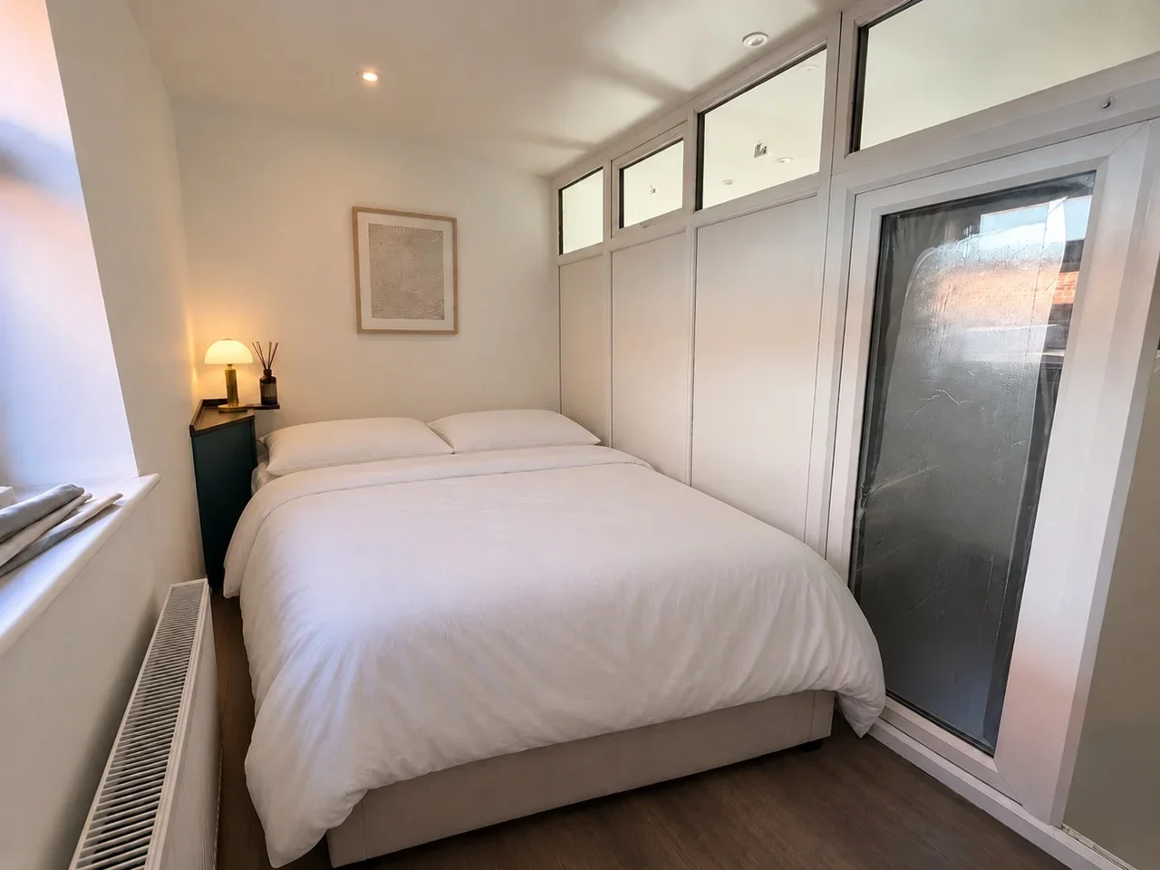 Flat Mitcham Lane in Greater London