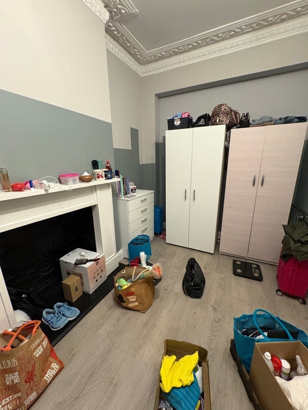 Room Cumberland Road in Greater London