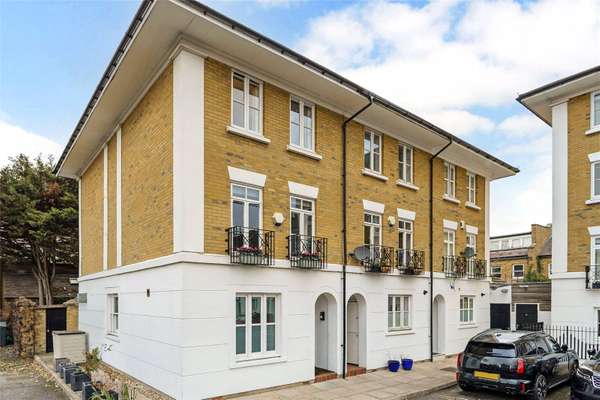 House Harwood Terrace in Greater London