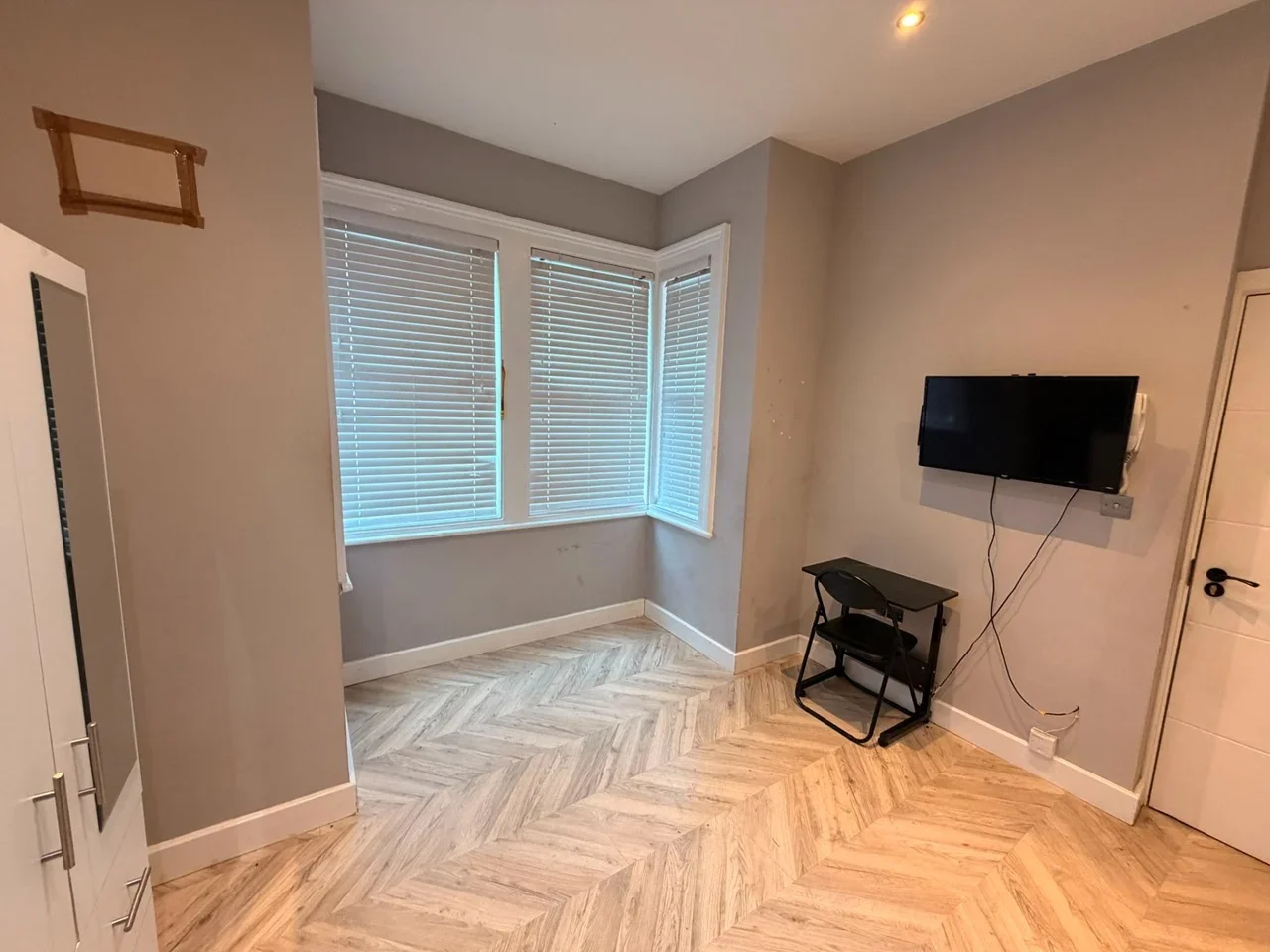Flat Cecil Road in Greater London