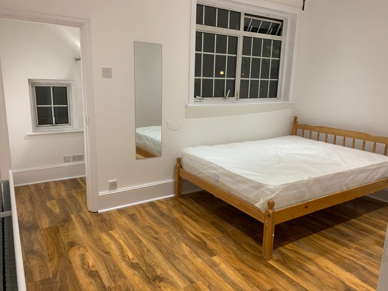 Room Claverdale Road in Greater London