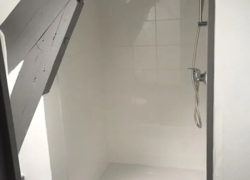 Room Rue Auguste Martel in Compiègne